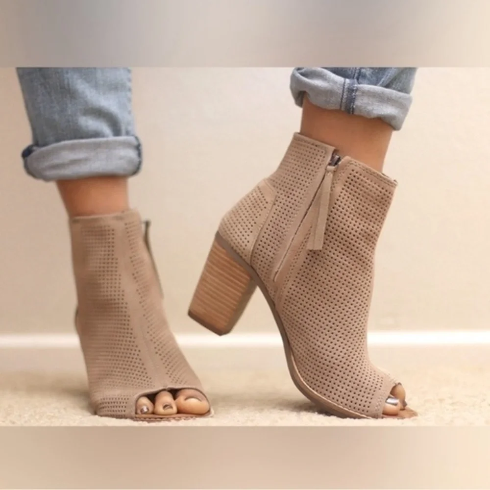 TOMS Majorca Peep Toe Bootie (Stucco Suede Perforated) block heel - Picture 3 of 16